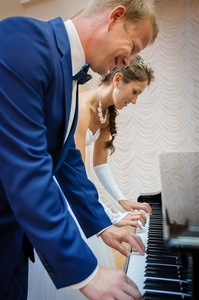 http://libraphoto.com - фортепиано в четыре руки