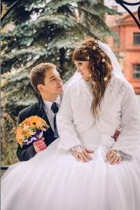 http://libraphoto.com - жених и невеста в беседке